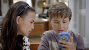 L-R: Anika Hunter (Kyra Smith), Sal Hunter (Daan Creyghton)