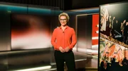 Julia Westlake moderiert das Kulturjournal im NDR Fernsehen