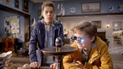 L-R: Max Hunter (Stony Blyden), Sal Hunter (Daan Creyghton)