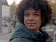 Die Schweizer Spoken-Word-Poetin Fatima Moumouni.