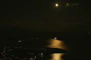 Der Vierwaldstättersee im sommerlichen Mondlicht
