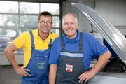 Die Autodoktoren: Hans-Jürgen Faul (r.) und Holger Parsch