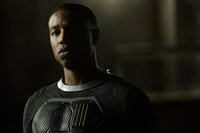 Als Johnny Storm (Michael B. Jordan) erkennt, dass er nach einer Reise durch das Quantum Gate auf den Planeten Zero plötzlich Feuer kontrollieren und sich sogar selber entzünden kann, ahnt er nicht, dass diese Fähigkeit schon bald bei der Rettung der Welt zum Einsatz kommt ... Als Johnny Storm (Michael B. Jordan) erkennt, dass er nach einer Reise durch das Quantum Gate auf den Planeten Zero plötzlich Feuer kontrollieren und sich sogar selber entzünden kann, ahnt er nicht, dass diese Fähigkeit schon bald bei der Rettung der Welt zum Einsatz kommt ...