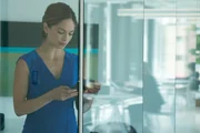Joanna Hanley Chang (Kristin Kreuk)