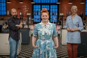 (v.l.n.r.) Christian Hümbs; Enie van de Meiklokjes; Bettina Schliephake-Burchardt