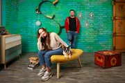Soraya uund Tim mit Hund Jimmy im "Team Timster"-Studio