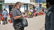 In Peru lebt Daniel mit seiner Frau und der kleinen Tochter am Existenzminimum, unter Bedingungen, die er sich so niemals hätte vorstellen können. Sie hausen in einer Baracke und kämpfen täglich ums Überleben.