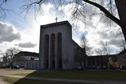 Der Sonntagsgottesdienst wird aus der Frauenfriedenskirche in Frankfurt am Main ausgestrahlt.