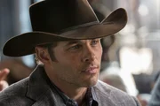 Teddy Flood (James Marsden).