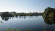 Das Naturschutzgebiet Bislicher Insel zwischen Ginderich und Xanten ist eine Auenlandschaft, die durch Flusslaufänderungen des Rheins entstanden ist. Der Altarm des Rheins.