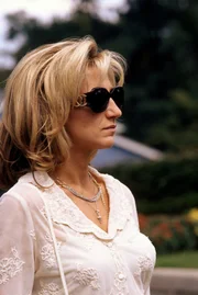 Carmela Soprano (Edie Falco)