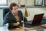 Fargo Staffel 3 Folge 2 Sonnt sich im Glück des beruflichen Erfolges: Ewan McGregor als Emmit Stussy. Copyright: SRF/MGM