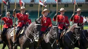 Beim Musical Ride zeigt die Royal Canadian Mounted Police ihr Koennen.