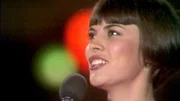 Ein Wiedersehen mit Adamo, Alexandra, Mina, Roy Black und den unvergessenen Blue Diamonds. Die großen Hits der 60er Jahre von „Ganz in Weiß“ bis „Heißer Sand“. - Mireille Mathieu.