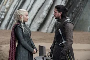 L-P: Daenerys Targaryen (Emilia Clarke), Jon Snow (Kit Harington)