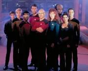 Patrick Stewart (Captain Picard) und seine Mannschaft