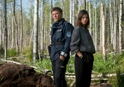 Titelmotiv / Presseheft Kriminaltechnikerin Dr. Viktoria Wex (Claudia Eisinger) und Dorfpolizist Leon Pawlak (Sebastian Hülk).