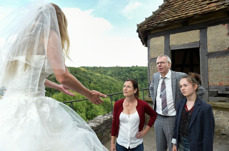 Eine Hochzeit Platzt Selten Allein D 2018 Streams Tv Termine News Dvds Tv Wunschliste