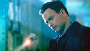 Die Vorgehensweise am Tatort lässt Detective Mac Taylor (Gary Sinise) vermuten, dass ein Mann aus den eigenen Reihen der Täter war.