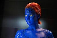 Ihr Blut wird in der Zukunft dafür verwendet, Mutanten auszulöschen: Mystique (Jennifer Lawrence) ...