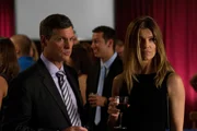 In the right: Carrie Hopewell (Ivana Milicevic)