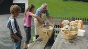 Brotbacken auf dem Eggelerhof.
