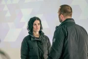 Jane Doe (Jaimie Alexander, l.); Kurt Weller (Sullivan Stapleton, r.)