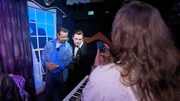Herr Doser und Christine im Wachsfigurenkabinett