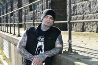 Körperkunst statt Farbmassaker: Erfahrene Tätowierer machen sich auf die Jagd nach den schlimmsten Tattoo-Sünden der Republik: Alexander Kroll ... Körperkunst statt Farbmassaker: Erfahrene Tätowierer machen sich auf die Jagd nach den schlimmsten Tattoo-Sünden der Republik: Alexander Kroll ...