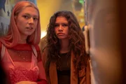 L-R: Jules Vaughn (Hunter Schafer), Rue Bennett (Zendaya)