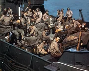 US-Soldaten auf einem Landungsboot 1944