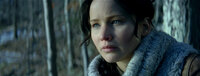 Überall und immer wieder überfallen Katniss (Jennifer Lawrence) schreckliche Alpträume, die ihren Ursprung in den Hungerspielen haben. Da erfährt sie, dass Präsident Snow die diesjährigen Spiele erneut mit ihr und Peeta bestreiten will ... Überall und immer wieder überfallen Katniss (Jennifer Lawrence) schreckliche Alpträume, die ihren Ursprung in den Hungerspielen haben. Da erfährt sie, dass Präsident Snow die diesjährigen Spiele erneut mit ihr und Peeta bestreiten will ...