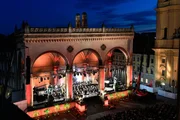 Die Feldherrnhalle auf dem Münchner Odeonsplatz ist die Open-Air-Bühne für Orchester und Solisten.