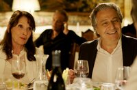 L-R: Marie Verneuil (Chantal Lauby), Claude Verneuil (Christian Clavier) L-R: Marie Verneuil (Chantal Lauby), Claude Verneuil (Christian Clavier)