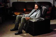 Jason Mantzoukas (Adrian Pimento).