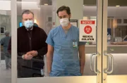 (l-r) Tyler Labine as Dr. Iggy Frome, Ryan Eggold as Dr. Max Goodwin