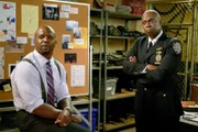 Terry Jeffords (Terry Crews, l.), Captain Ray Holt (Andre Braugher)