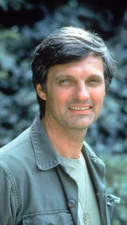 Captain Benjamin Franklin Pierce (Alan Alda)