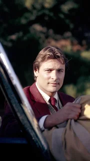 Howie Munson (Douglas Barr)