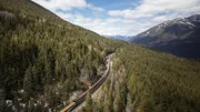 Der Zug Rocky Mountaineer in den Kanadischen Rocky Mountains