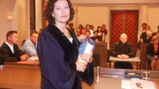 Richterin Dr. Ruth Herz führt die Verhandlungen objektiv, souverän und einfühlsam. Sie deckt die Geschichte hinter der Tat auf und versucht mit ihren Urteilen, Jugendlichen eine Chance zu geben.