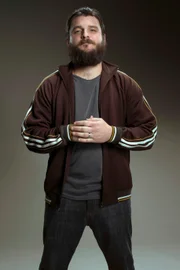 Gary (Justin Rosniak)
