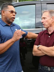 Chef Jeff and Glenn Chat (Jeff Henderson, Glenn Stearns)