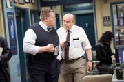 Scully (Joel McKinnon Miller, l.); Hitchcock (Dirk Blocker, r.)