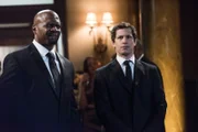 Terry Jeffords (Terry Crews, l.); Jake Peralta (Andy Samberg, r.)