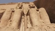 Pharao Cheops und Ramses II. sind für den Bau der größten Projekte des alten Ägypten verantwortlich: die Große Pyramide von Gizeh und die Tempel von Abu Simbel.