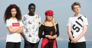 (V.li.:) Ines (Eubha Akilade), Isaac (Terique Jarrett), Lena (Jessica Lord) und Jeff (Castle Rock Peters) wurden zu einer Hip-Hop-Challenge hoch über dem Meer eingeladen. Als sie entdecken, wer die Herausforderer sind, können sie es kaum glauben.