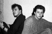 Die Band Tears for Fears, gegründet von Curt Smith (li.) und Roland Orzabal (re.), wurde anfangs der New-Wave-Bewegung zugerechnet.