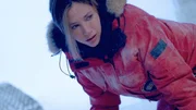 Die Psychologin Cate (Mira Sorvino), die am Südpol Forschungsarbeiten betreibt, erkrankt schwer. Eine Behandlung vor Ort ist nicht möglich, und so bittet Cuddy Dr. House, die Patientin aus der Ferne zu therapieren.