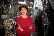 Moderatorin Lena Ganschow lächelt in die Kamera.